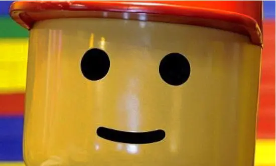 Gesicht eines Legomännchens